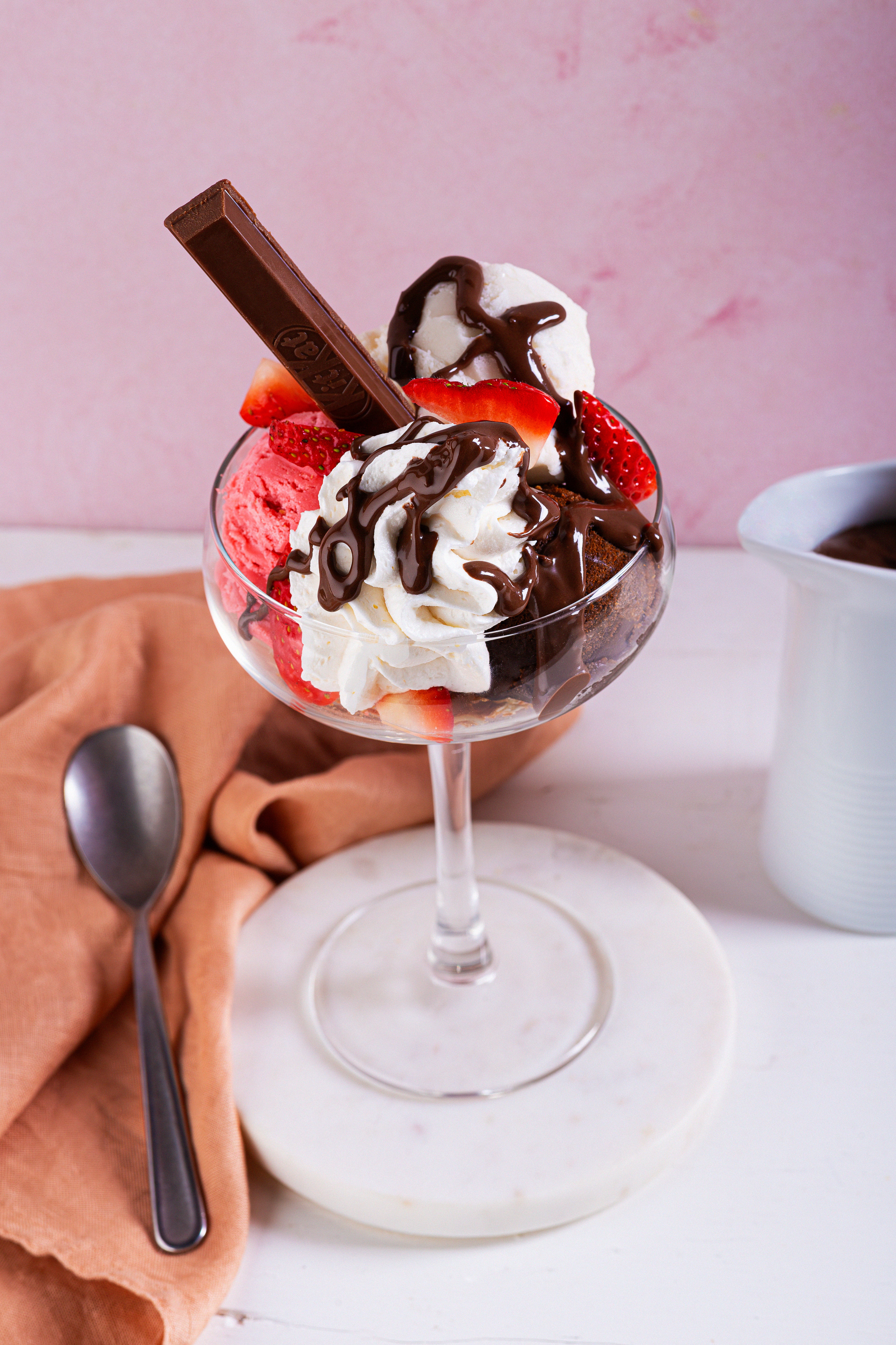 KitKat Sauce Ice Cream