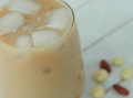 Latte amande vanille glacé, sans produit laitier