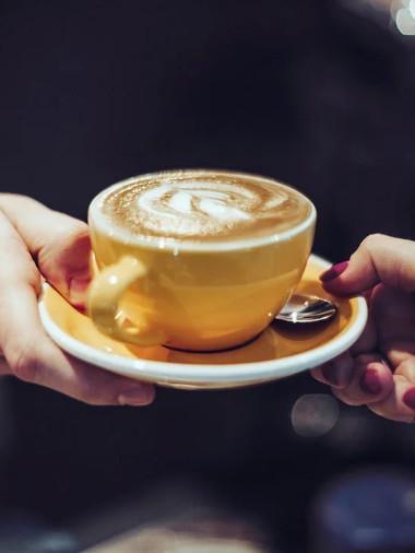 coffee cup hands holding